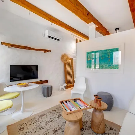 Melo Residences Apartment *